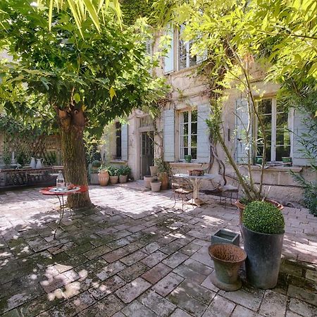 Maison Xixe Et Jardin En Intramuros Авиньон Экстерьер фото